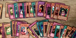 Huge Lot of 1996 Yu-Gi-Oh Cards! Holo Toon Mixed Ultra Rare Blue Eyes Left Leg - Image 4