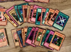 Huge Lot of 1996 Yu-Gi-Oh Cards! Holo Toon Mixed Ultra Rare Blue Eyes Left Leg - Image 5