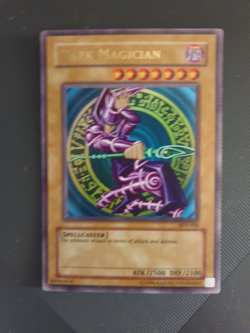 YUGIOH DARK MAGICIAN ULTRA RARE SDY-006 LP - Image 1