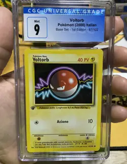 CGC 9: Voltorb Base Set 67/102 1st Edition (Italian). Pokemon TCG. - Image 1