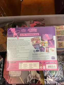 Pokemon TCG Sword & Shield-Fusion Strike Elite Trainer Box Damaged Corner - Image 2