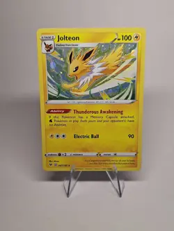 Pokemon TCG - Jolteon 47/185 Vivid Voltage Promo Cosmos Holo LP - Image 1