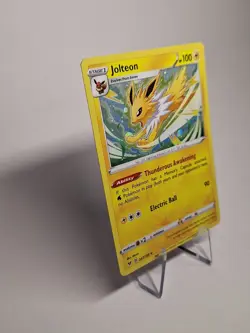 Pokemon TCG - Jolteon 47/185 Vivid Voltage Promo Cosmos Holo LP - Image 3