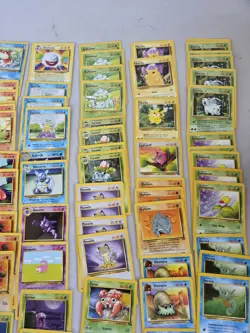 1999-2000 Pokemon WOTC TCG 560 Mixed Card Lot - Image 1
