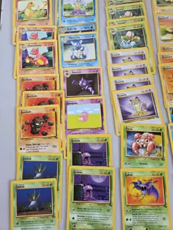 1999-2000 Pokemon WOTC TCG 560 Mixed Card Lot - Image 3