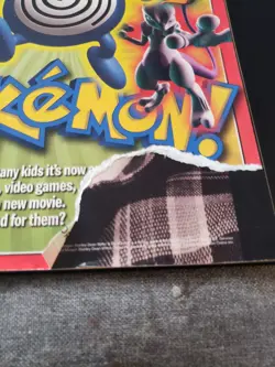 TIME MAGAZINE POKEMON 1999 WITH PULL OUT POSTER (TORN COVER) SEE PICS - Image 2