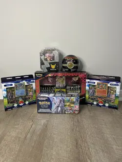 Crown Zenith Premium Figure Collection, Pokemon Go Pin, Celebrations, Pokeball - Image 1