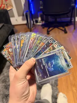 21 Card Pokemon Lot! - Image 1