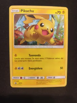 Carta Pokemon PSA PIKACHU PROMO SM76 HOLO SWIRL SET LEGGENDE IRIDESCENTI ITA BGS - Image 3