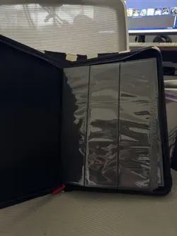 MTG Zippered 9-Pocket Magic: The Gathering Card Binder (Holds 360 Cards) - Image 2