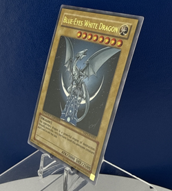 Yugioh Blue-Eyes White Dragon YAP1-EN001 Ultra Rare Limited Ed. NM Anniversary - Image 4