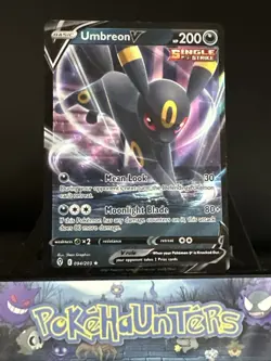 Pokemon Card Umbreon V 094/203 Evolving Skies Half Art Holo Rare NM - Image 1
