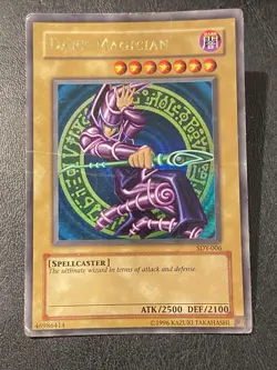 YuGiOh - DARK MAGICIAN SDY-006 - ULTRA RARE UNLIMITED - HP - Damaged - Image 1