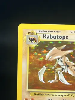 Pokemon TCG Kabutops 9/62 Fossil Holo Rare LP - Image 2