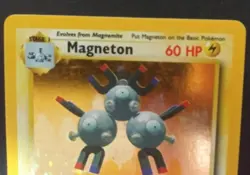 POKEMON 1999 Base Set 1st Ed. 9/102 " Holo MAGNETON " Rare WOTC - Image 3