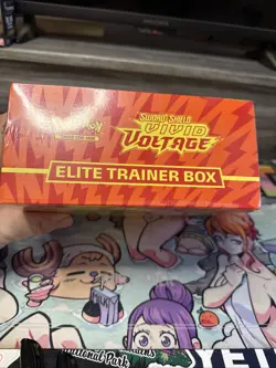 Pokemon TCG: Sword & Shield-Vivid Voltage Elite Trainer Box 820650807688 - Image 2