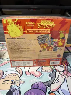 Pokemon TCG: Sword & Shield-Vivid Voltage Elite Trainer Box 820650807688 - Image 4