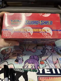 Pokemon TCG Sealed Sword and Shield Base Set ETB Elite Trainer Box Zacian - Image 2