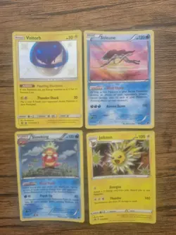 Pokemon Card Holo Job Lot Voltorb Sv13/Sv94, Suicune, Jolteon & Slowking TCG - Image 2