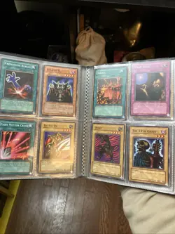 Yu-Gi-Oh 1996 Seto Kaiba Mini Binder Card Holder With Cards, NM - LP Condition - Image 4