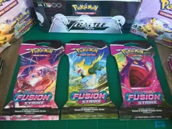Pokemon TCG: Sword & Shield Fusion Strike Sleeved Booster 3x Pack Artwork ENG - Image 1