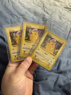 Pikachu (Red Cheeks) 058/102 Pokemon Base Set (Shadowless) Regular - Image 1