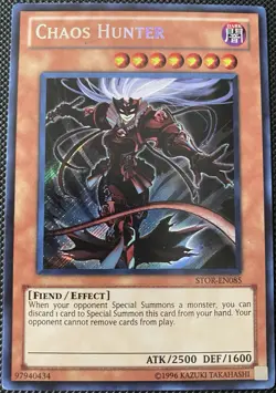 Chaos Hunter STOR-EN085 Storm of Ragnarok Unlimited - Yugioh Card - Image 1