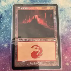 Mountain (FOIL) x1 - MTG Innistrad Remastered INR #295 - Image 1