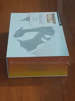 Pokemon TCG Sword & Shield Ultra Premium Collection Charizard Box Tear on box 820650871115 - Image 3