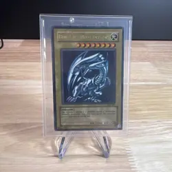 Konami Yu-Gi-Oh! TCG Blue-Eyes White Dragon SDK-001 Ultra Rare Unlimited Holo - Image 1
