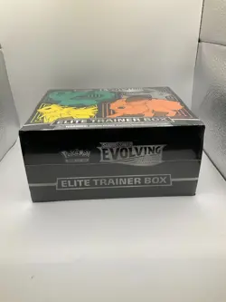 Pokemon TCG Sword & Shield Evolving Skies Elite Trainer Box SEALED - Image 4