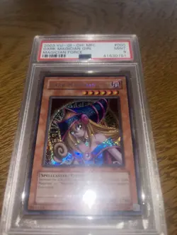 Yu-Gi-Oh TCG 2003 Dark Magician Girl Magicians Force Holo Effect MFC-000 PSA 9 - Image 3