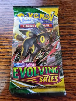 Nintendo Pokemon TCG Sword & Shield Evolving Skies Booster Pack (Umbreon Art) - Image 1
