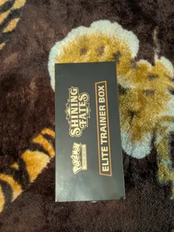 Pokemon TCG Shining Fates Elite Trainer Box 820650828171 - Image 3