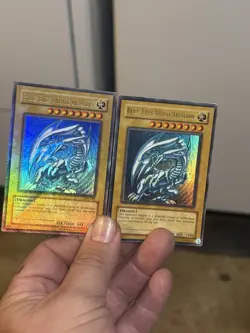 Yu-Gi-Oh Blue-Eyes White Dragon SDK-001 MAX FULL HOLO BLEED MISPRINT - Image 3