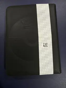 Ultra PRO Elite Series: Pokemon Pikachu 9-Pocket Zippered Binder Holds 360 Cards 74427157722 - Image 2