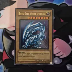 Yugioh TCG Blue Eyes White Dragon SDK-001 2002 Unlimited Ultra Rare - LP - Image 1