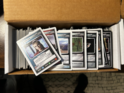 Huge Star Trek CCG Lot: Approx. 900 cards mostly '94 WB Unlimited, AU, Q sets - Image 1