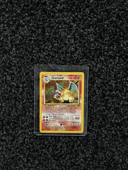 1995 TCG Charizard Pokemon Card 4/102 Holo Base Set RARE - Image 1