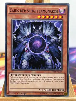 Caius Der Schattenmonarch SR01-DE004 Common Deutsch EX YUGIOH - Image 1