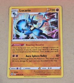 2022 Pokemon Brilliant Stars #79 Lucario Holo Rare NM to Mint Condition - Image 1