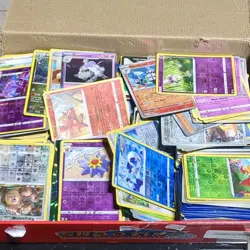 Pokemon TCG a Bunch of Holo Mixed Lot of 200+ read des - Image 1