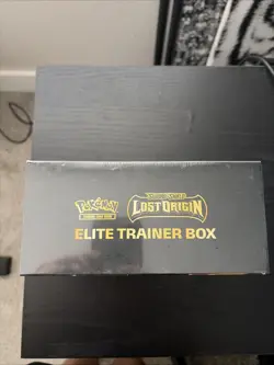 Pokemon TCG: Sword & Shield Lost Origin Elite Trainer Box 820650850714 - Image 2