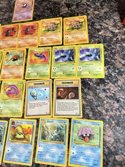 Pokemon TCG Fossil Set 25 Card Lot Geodude Grimer Weezing Kabuto Zubat Wizards - Image 3