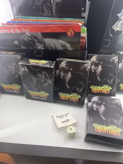 Weird n' Wild Creatures Card Lot w/2 Plastic Storage Box’s & 8 Group Cards & Die - Image 3