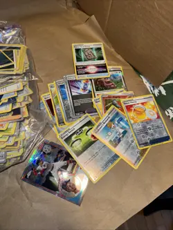 Pokemon TCG Mixed Card Lot - Image 2