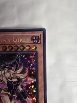 Dark Magician Girl (Alternate Art) - 25th Anniversary Tin: Dueling Mirrors (MP24 - Image 3