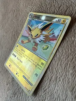 2010 Pokemon TCG HeartGold SoulSilver Undaunted Jolteon Reverse Holo 28/90 LP/MP - Image 2