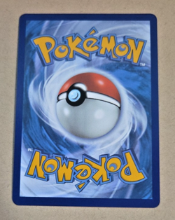 2022 Pokemon Brilliant Stars #156 Lumineon V Full Art NM to Mint Condition - Image 2