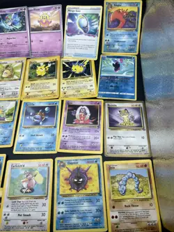 1995 1st Edition 25 Vintage Pokemon Cards Lot 90s - Image 2